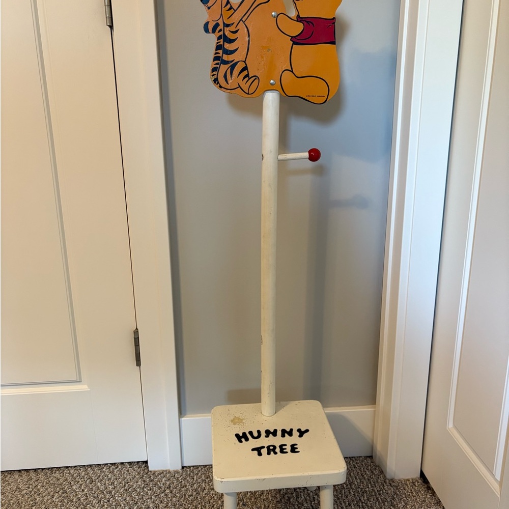 Vtg 46” Walt Disney WINNIE the POOH & TIGGER Hunny Tree Clothes Coat Rack Stool